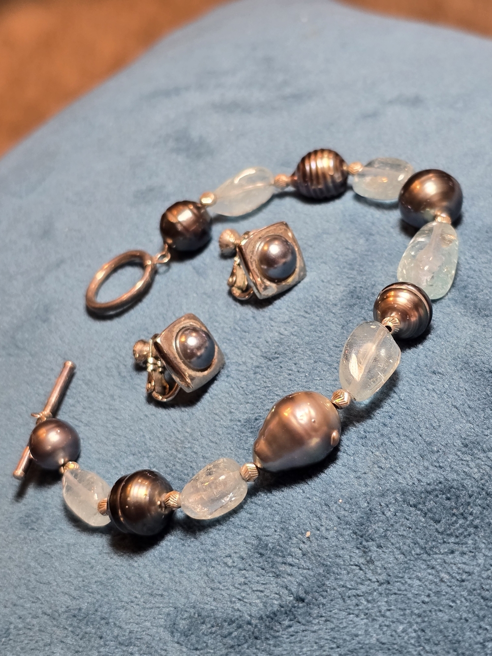 Freshwater Pearl and Aquamarine Bracelet with Matching Clip-On Earrings - Gray